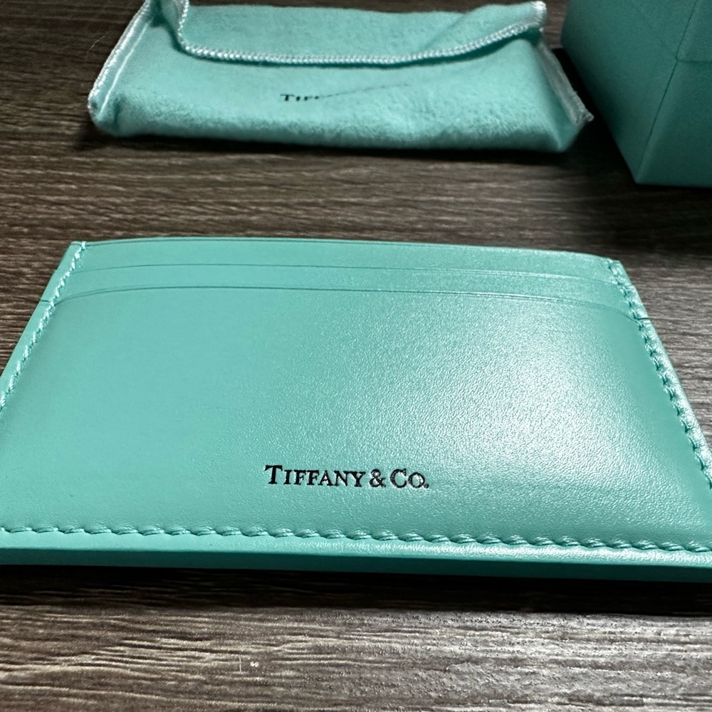 Auth t&co card holder. Never used.